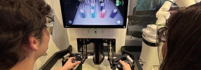 Les étudiants de la licence pro IMB testent des équipements innovants au salon de l'ingénierie biomédicale